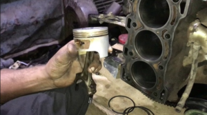 Perbaikan ring piston mobil